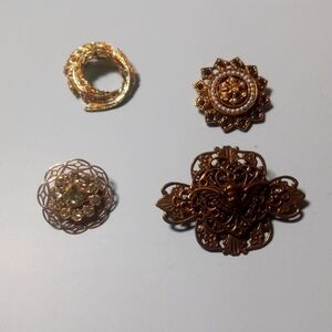Lot of 4 vintage pins